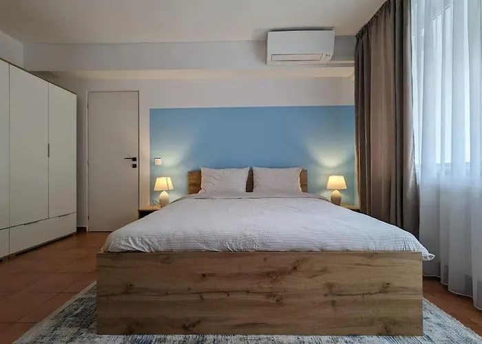 Peaceful Victory Square Timişoara